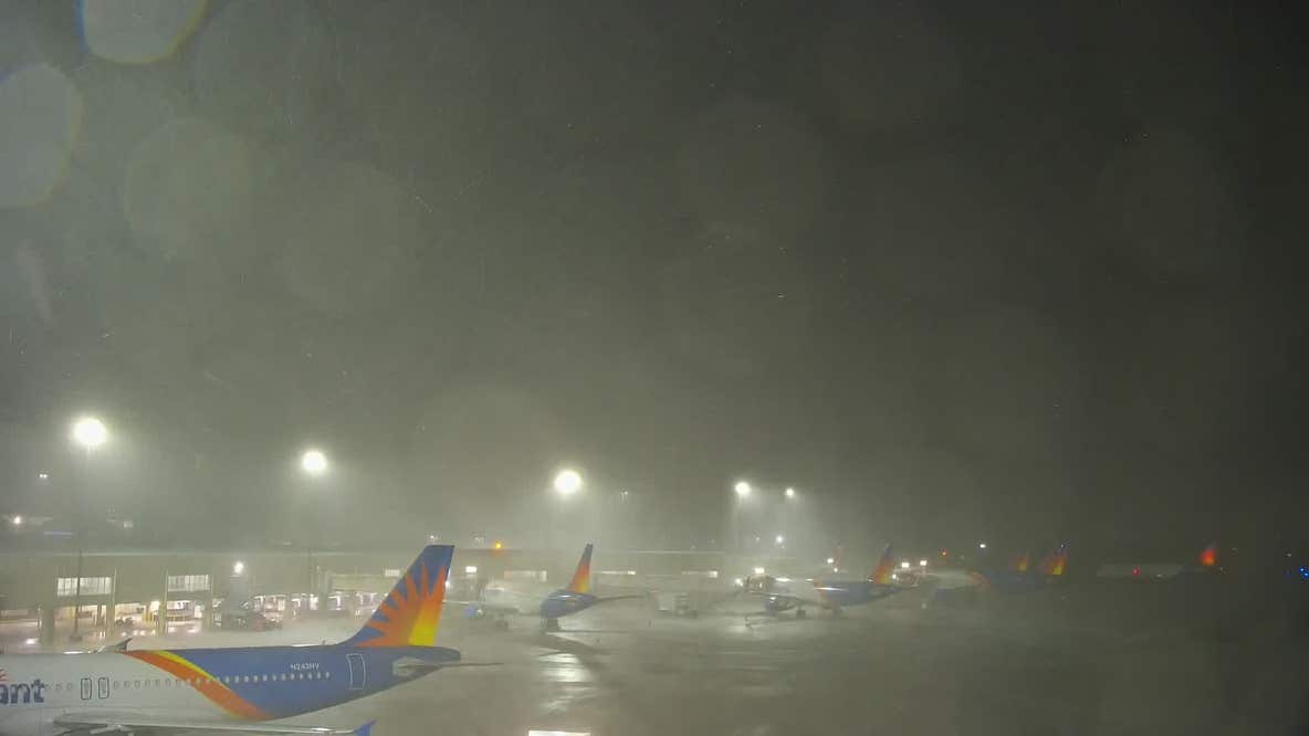 Video: Sideways rain slams Sanford airport